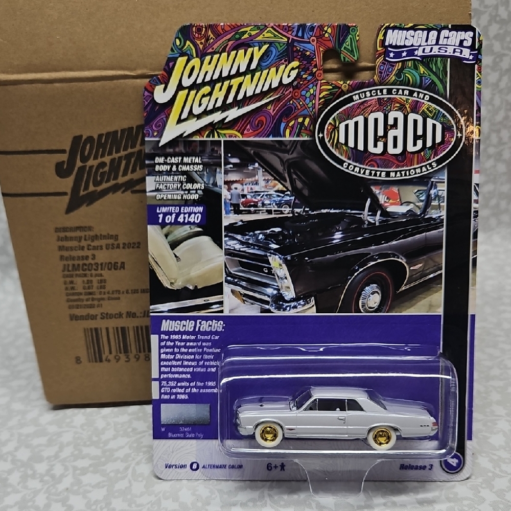 Muscle Cars 1965 Pontiac GTO White Lightning 1:64 Scale Die-cast Car